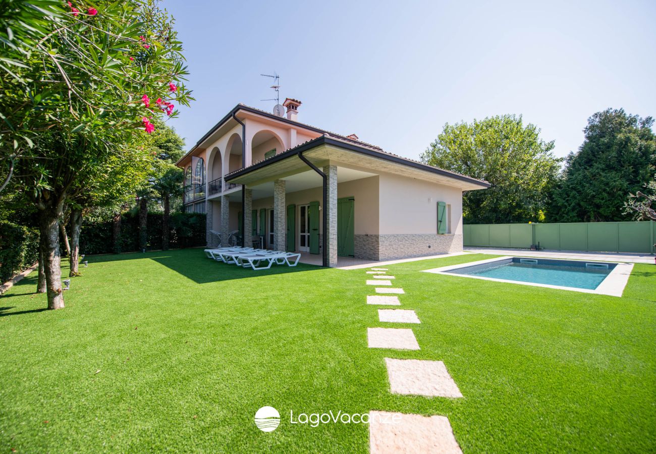 Villa a Manerba del Garda - La Casa del Lago