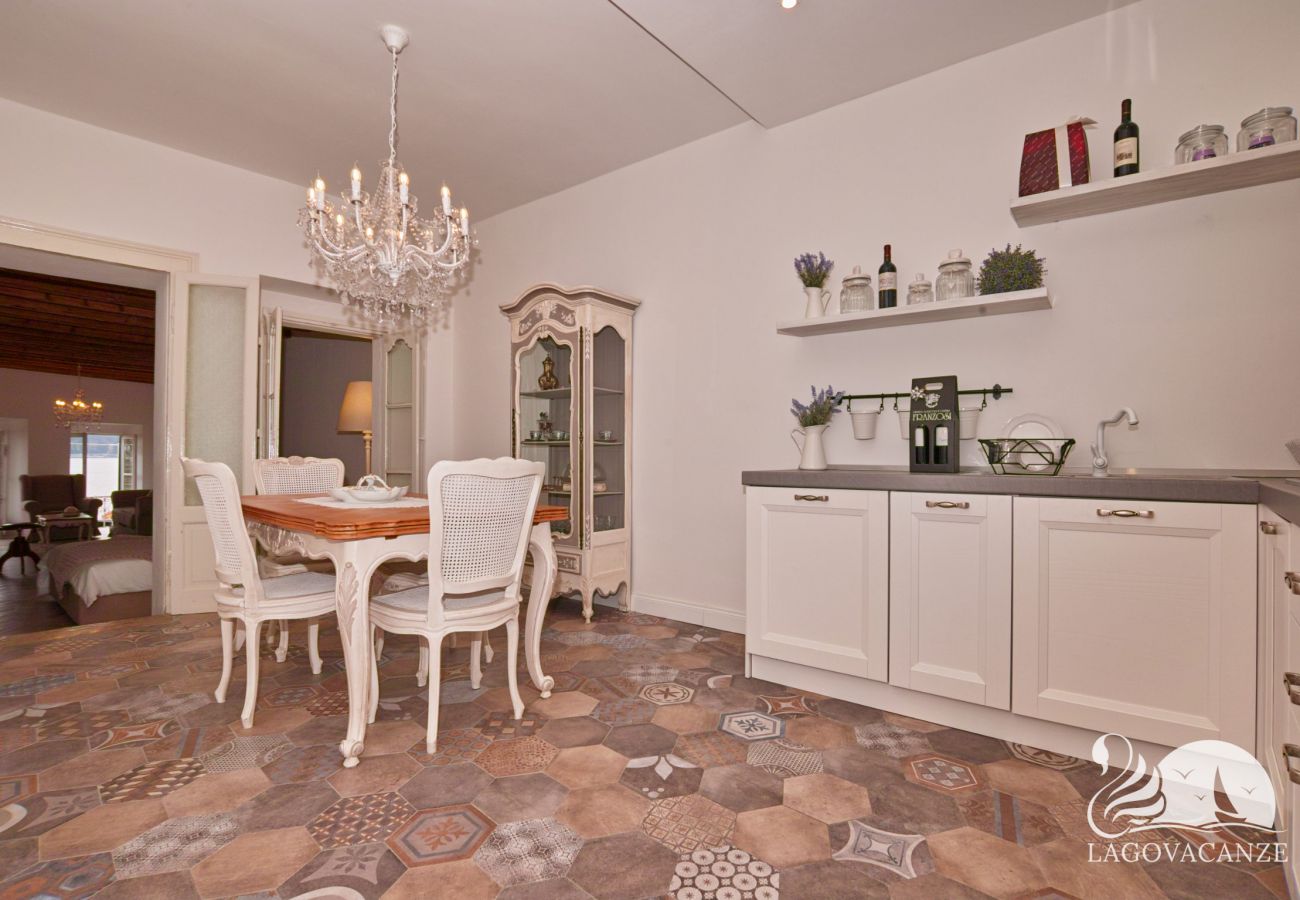 Apartment in Salò - Romantic Benaco Salò - App. 01