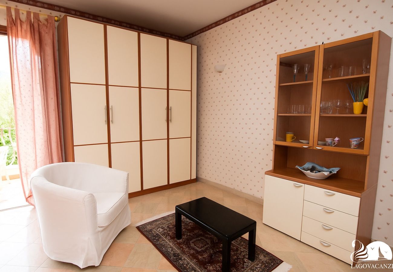 Apartment in Salò - Feeling House - Appartamento Provenzale