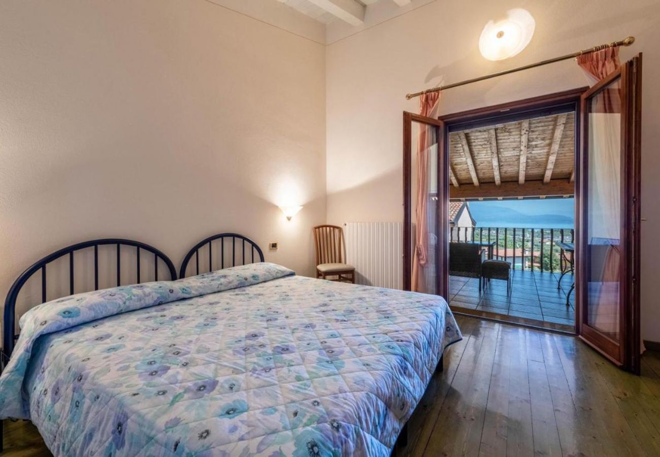 Apartment in Polpenazze del Garda - Casa Vacanze Baccolo - Appartamento Flavia