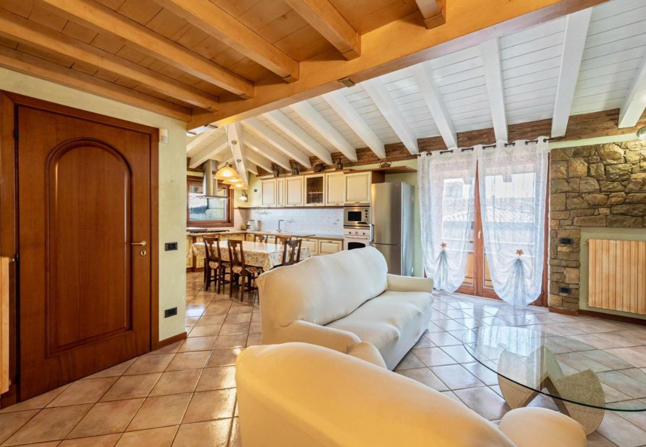 Apartment in Polpenazze del Garda - Casa Vacanze Baccolo - Appartamento Flavia
