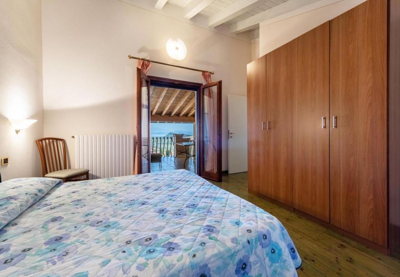 Apartment in Polpenazze del Garda - Casa Vacanze Baccolo - Appartamento Flavia