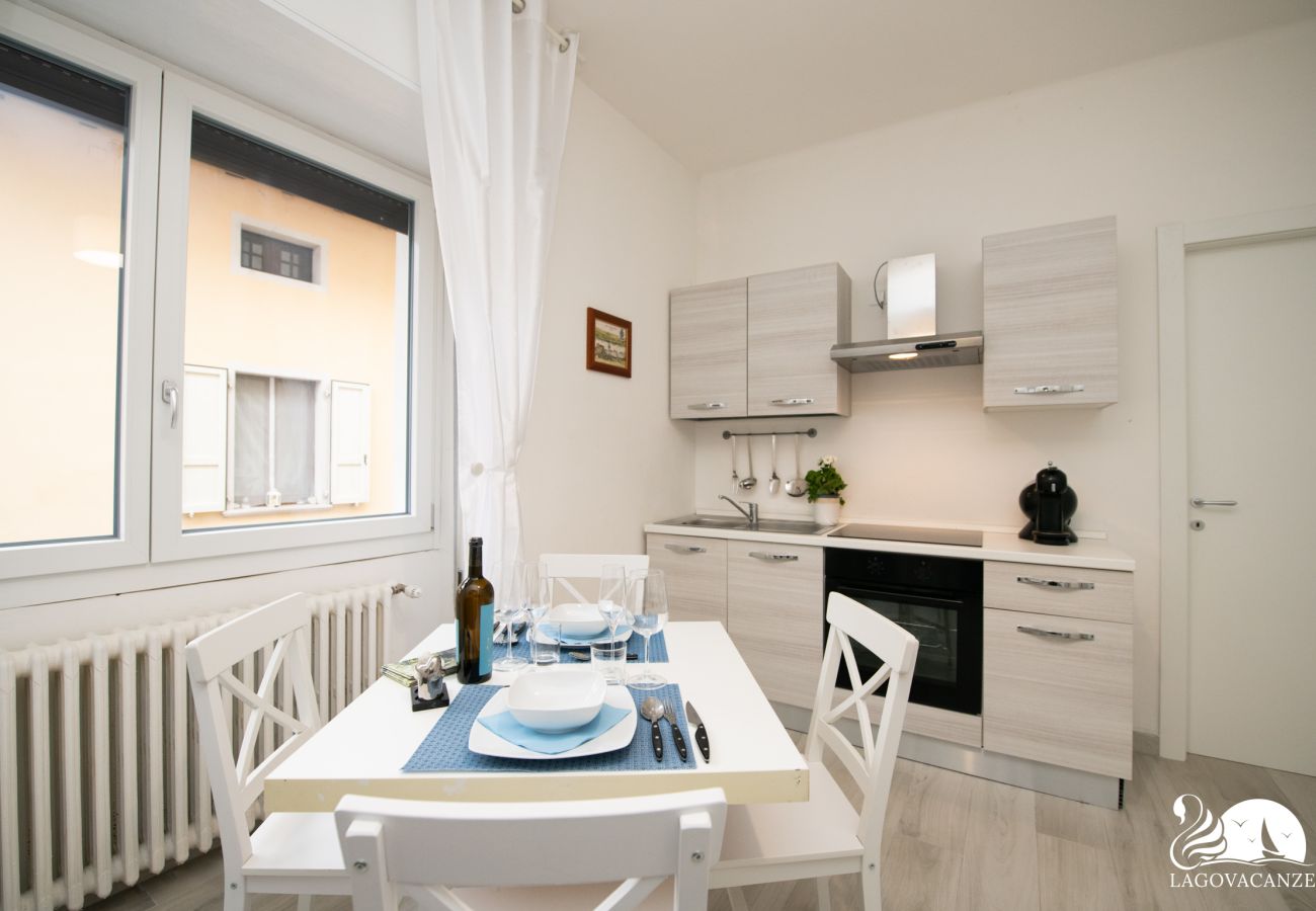 Apartment in Moniga del Garda - La Torretta - App. Catullo